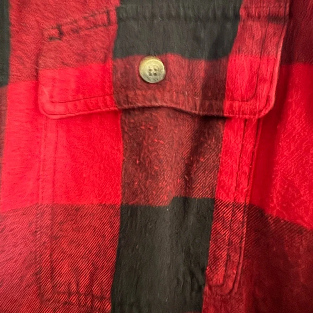 Rugged Wear Red and Black Plaid FLANNEL SHIRT - Picture 6 of 8
